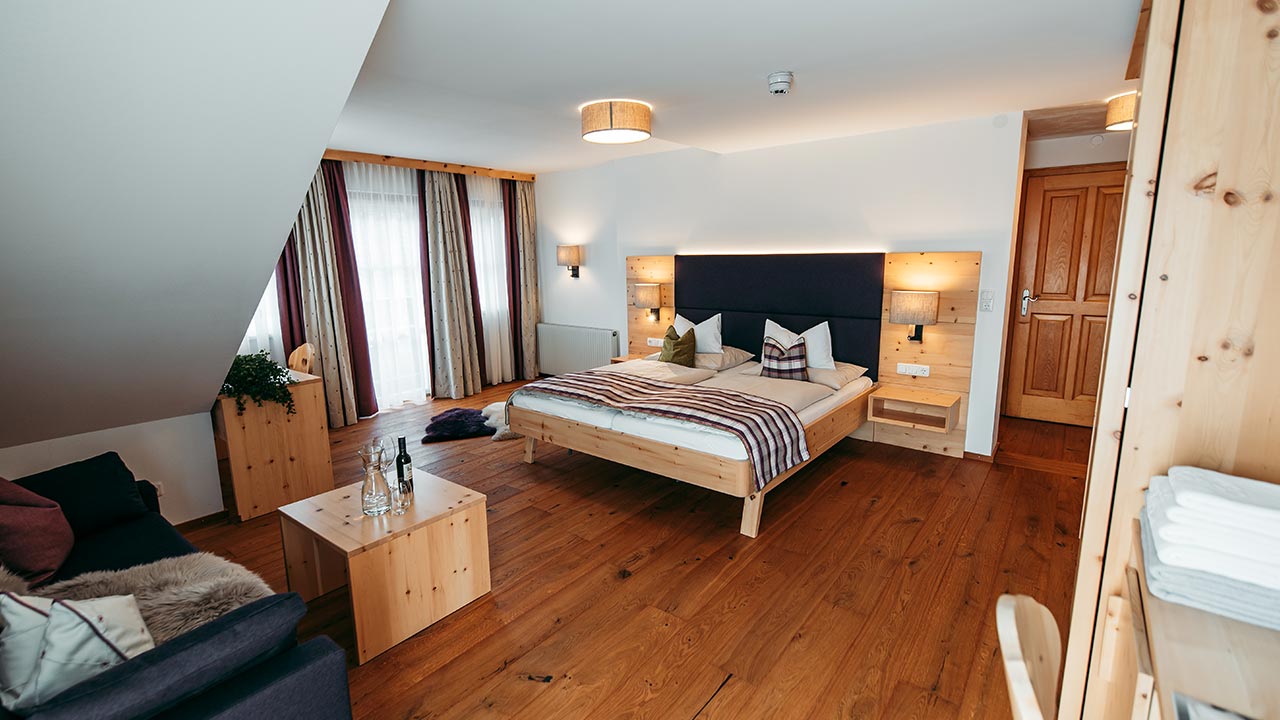 mi_vida Hotel Kanzler Grimming Zimmer Bett Luxus